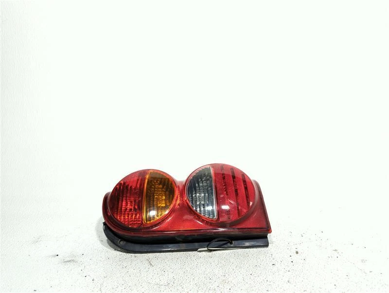 Conjunto de luz trasera izquierda usado se adapta a: Jeep Liberty 2004 grado A izquierdo Foto 1 de 4