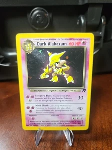Dunkles Alakazam (Unlimited) Holo Rare Team Rocket 01/82 Small Crease - Bild 1 von 10