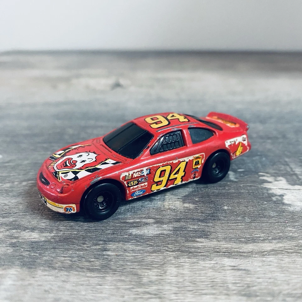 McDonalds Hot Wheels #94 1998 coche de carreras rojo Mac Tonight Ronald Happy Meal Foto 1 de 4