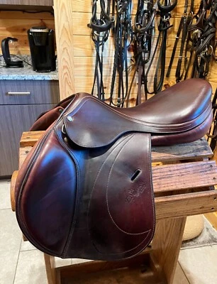 Sillín de salto Expression de equipe 17,5 asiento, árbol mediano  Foto 1 de 4