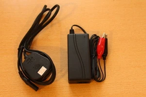 Medium 12V battery charger - with float capability - Picture 1 of 1
