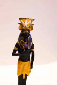 King Tutankhamun Guardian Statue. King Tutankhamun statue with candle holder - Picture 1 of 6