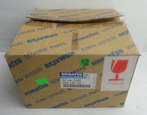 Komatsu 567-06-71600 Head Lamp Assy. - Picture 1 of 4