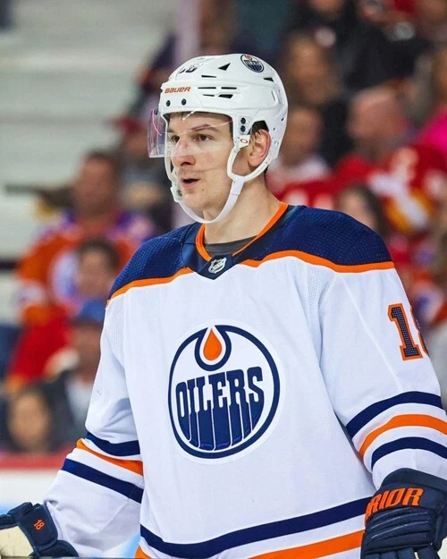 Edmonton Oilers ZACH HYMAN Glossy 8x10 Photo NHL Hockey Print Poster - Image 1 of 1