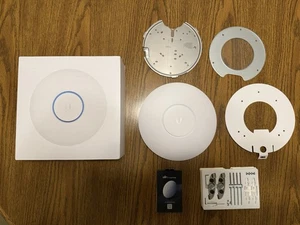 Punkt dostępowy WiFi Ubiquiti UniFi U6-LR - Zdjęcie 1 z 6
