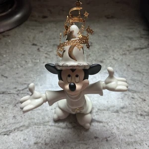 Lenox Disney’s Mickey’s Magic Moment Figurine The Disney Showcase Collection - Picture 1 of 9