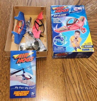 NOS 2003 Vintage Air Hogs Rip Flyers Barrel Rolling Stunt Gliders Set Red & Blue - Image 1 of 4