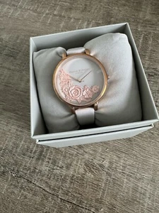 Reloj Olivia Burton con cara de 38 mm con patrón floral oro rosa y correa de cuero - Imagen 1 de 4