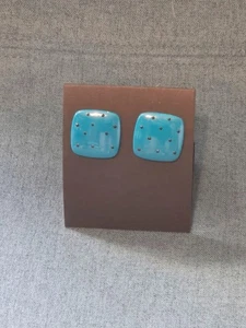 Orecchini vintage traforati quadrati a pois neri colore turchese - Foto 1 di 3