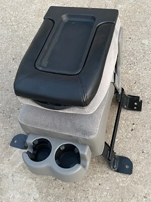 03-07 Chevy Silverado Avalanche GMC Sierra asiento de salto consola de piso central gris Foto 1 de 4