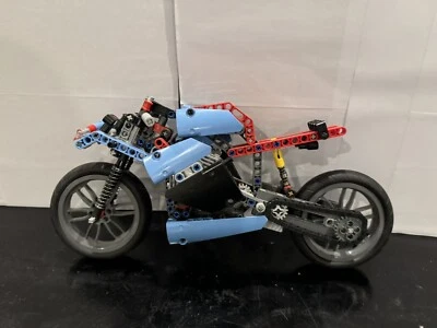 LEGO TECHNIC: Street Motorcycle (42036) 90% Complete - Image 1 of 4
