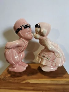 Porcelain Kissing Dutch Boy And Girl Figurines MCM Japan 6.5" Glossy Pink - Picture 1 of 12