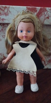 Bambola mini formaggina Italocremona Tini cameriera - Immagine 1 di 3