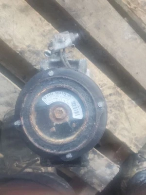 Used A/C Compressor fits: 2012 Bmw 750I xDrive50i 4.4L twin turbo w/carbon dioxi - Imagem 1 de 4