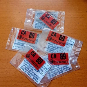1989 STICKER FOR CALIFORNIA LICENSE PLATE COLLECTIBLE NEW OLD STOCK CA NOS LQQK1 - Picture 1 of 1