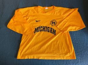 Seltenes rotes Berenson Hockey Camp Trikot der University of Michigan Medium * kleiner Riss - Bild 1 von 24