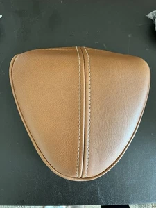Indian Motorcycle Leather Passenger Backrest Pad, Desert Tan 2880827-05 - Bild 1 von 4