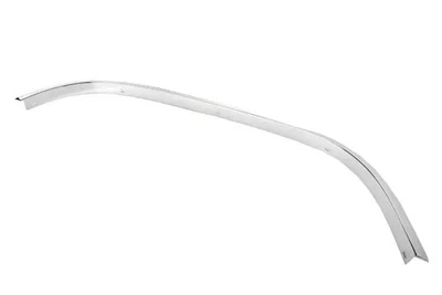 Moldura de abertura de roda para-lama dianteiro genuíno GM 15546443 - Imagem 1 de 3