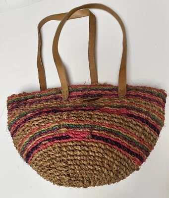 Bolso de Mano de Paja Tejido a Mano de Yute con Correas de Cuero para el Hombro de Haití - DE COLECCIÓN Foto 1 de 4