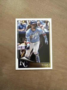 Colección insignia Topps 2025 - Bobby Witt Jr - #90 - Reales - Imagen 1 de 2