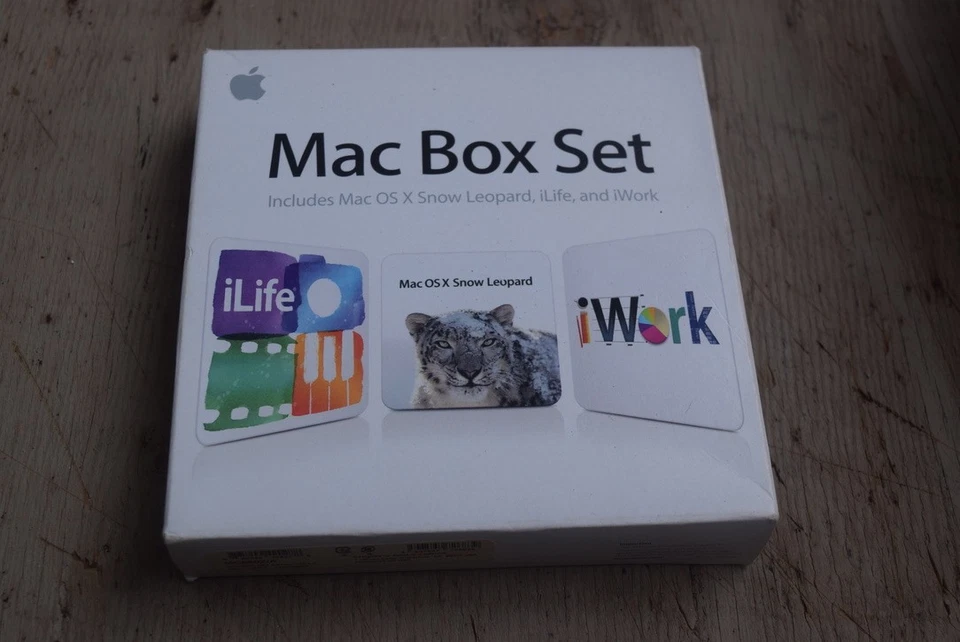Apple Mac Box Set Includes Mac OS X Snow Leopard iLife iWork MC680Z/A - Image 1 of 1