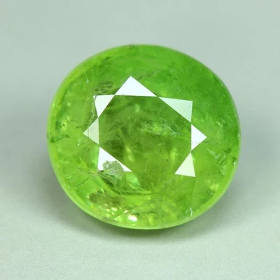 8.17 Cts_Unique Rare Gemstone_100 % Natural Unheated Grossular Green Garnet Foto 1 de 4