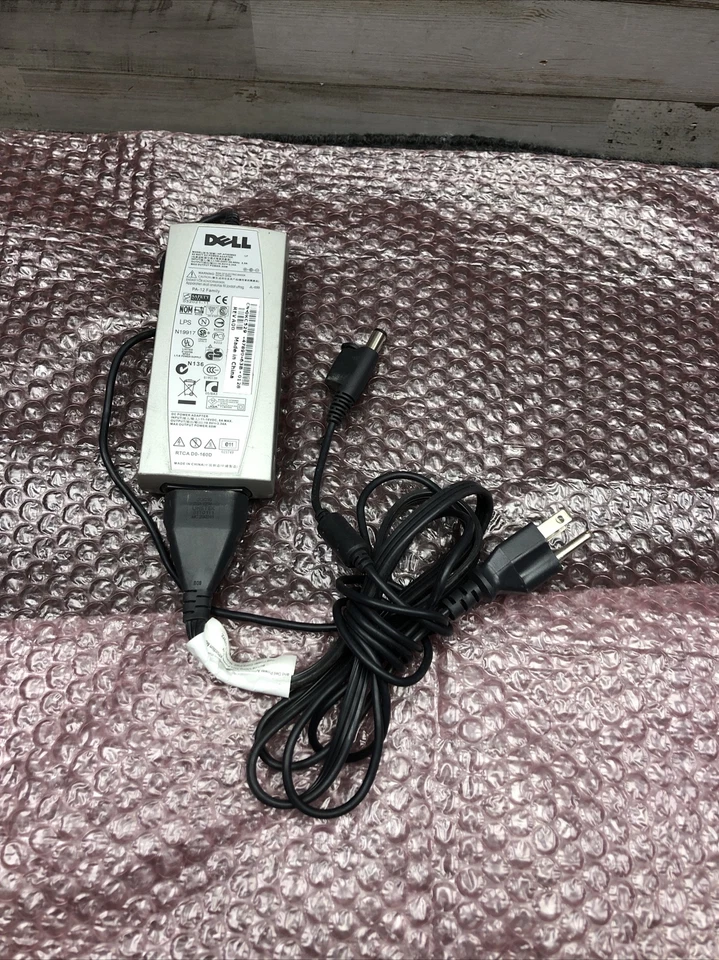 Adaptador de corriente alterna HP-AF065B83 usado 19,5 voltios - 3,34 amperios *con cable de alimentación* Foto 1 de 4