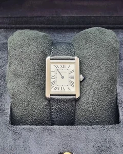 Cartier Tank Solo 3170 24mm Quadrante Bianco Numeri Romani Lunetta Acciaio Cinturino Nero - Foto 1 di 9