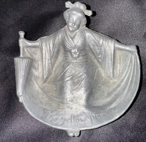 VINTAGE ASHTRAY RISQUE GEISHA GIRL BARE BUTT THE YELLOW PERIL Japanese - Picture 1 of 7