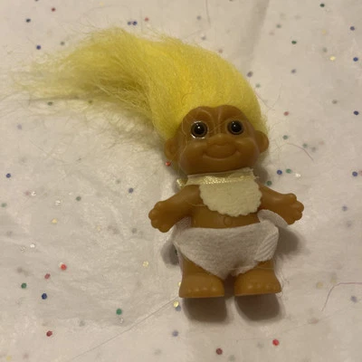 Cabello magenta Russ Baby Troll vintage con babero y pañal nuevo stock antiguo Foto 1 de 3