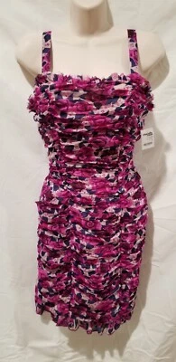 Charlotte Russe 花卉裹身内衬连衣裙全新带标签 — 第 1/4 张图片