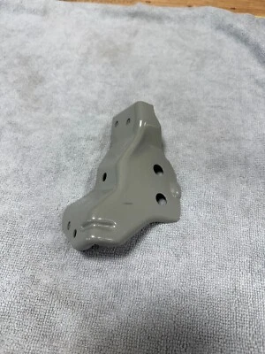 Soporte guardabarros delantero izquierdo genuino ⭐OEM⭐ HYUNDAI ACCENT 2012-2017 663171R300 Foto 1 de 2