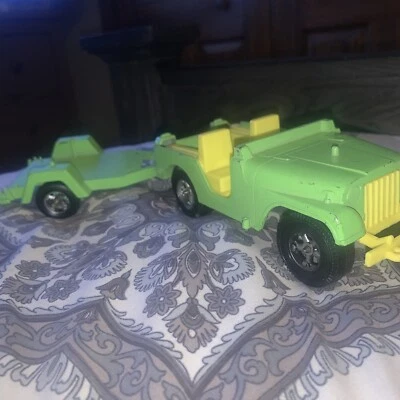 ВИНТАЖНЫЙ HUBLEY МЕТАЛЛИЧЕСКИЙ ДЖИП И ЛОШАДЬ ТРЕЙЛЕР ЖЕЛТЫЙ ЗЕЛЕНЫЙ литой - Изображение 1 из 4