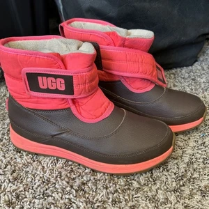 UGG Unisex Taney Weather Snow Boots Kid Size 6 1122399k Runs Big For Girls/women - Picture 1 of 8
