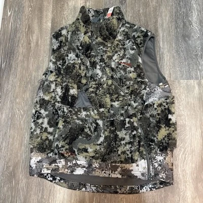 Sitka Fanatic Vest  Medium - Image 1 of 4