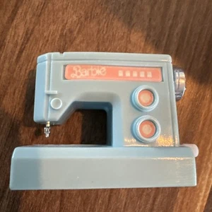 Vintage 1987 Barbie Action Accents Blue Wind Up Sewing Machine Working - Bild 1 von 4