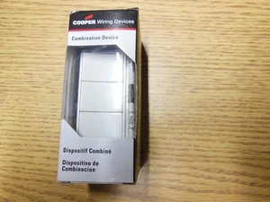 Interruptor triple polo Cooper Wiring Devices 7729W-CAJA blanco - Imagen 1 de 4