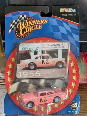 Ganadores Circle Dale Earnhardts K2 1956 Ford Victoria  Foto 1 de 4