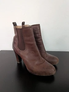 FRYE Boots THE MIRANDA Chelsea Boot Brown Leather Heeled Boot Size 7.5 M Womens - Picture 1 of 13