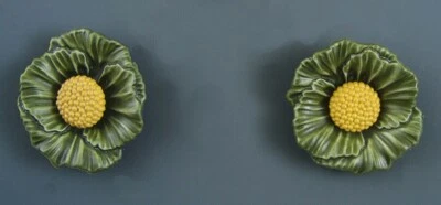 POPPY FLOWER - LARGE CLOTHING BUTTON - SET OF 2 - Image 1 of 3