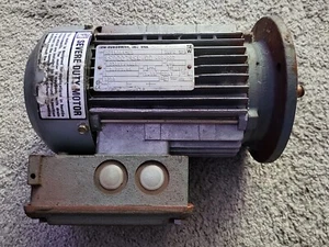 MOTORE SEW-EURODRIVE TIPO DFT80N4-KS TEFC 3 fasi 230/460 1 HP - Foto 1 di 5