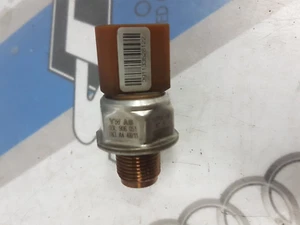 VW AUDI SEAT SKODA 1.6 & 2.0 TDI CR Fuel Rail Pressure Sensor 03L 906 051 - Picture 1 of 3