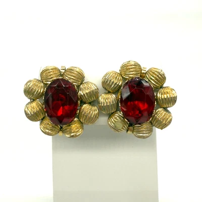 Pendientes Coro Vintage Tono Dorado Cuentas Acanaladas Rojo Lucita Centros Clip On Foto 1 de 4