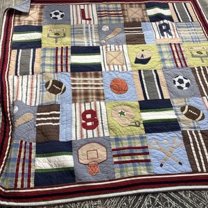 Edredón Pottery Barn Kids Junior Universitario/Colcha Completa/Reina - Imagen 1 de 4