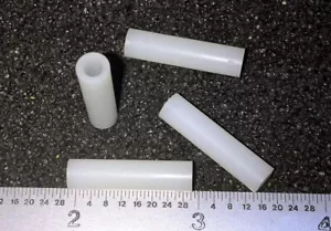 NYLON DISTANZSCHEIBEN 1/4 ZOLL RUND #6 LOCH 1 ZOLL LANG - 50 STCK. - Bild 1 von 1