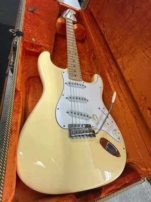 2012 USA Fender Yngwie Malmsteen Stratocaster Vintage white w/ Tweed Case - Image 1 of 4