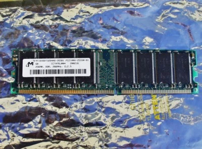 Micron MT16VDDT3264AG-265B1 256 MB DDR 266 MHz DIMM 184pin system memory module - Image 1 of 3