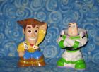 2 nouveaux personnages Pixar authentiques des parcs Disney pressent de grands jouets buzz boisé