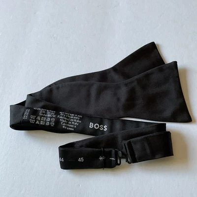 BOSS MENS SILK FINE VERTICAL GROSGRAIN BOW TIE SELF-TIE BLACK OS ADJUSTABLE NWOT - Image 1 of 4