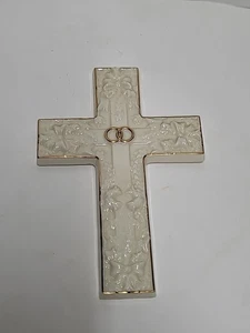 Porzellan Wandkreuz 9 Zoll Elfenbein Lilie geprägte Schätze Sammlung - Bild 1 von 9